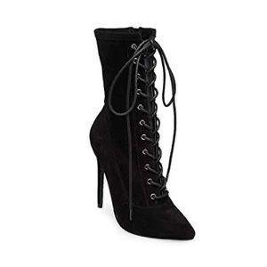 STEVE MADDEN Lace up SATISFIED boots in BOX